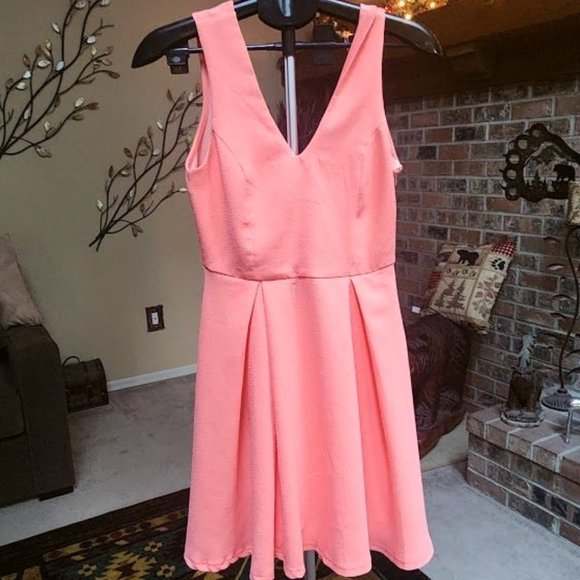 NWT YA Los Angeles Junior Medium dress - Picture 1 of 3